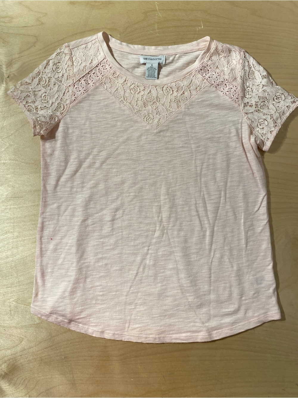 Liz Claiborne Pink Lace Shoulder Short Sleeve Top Small (RY)